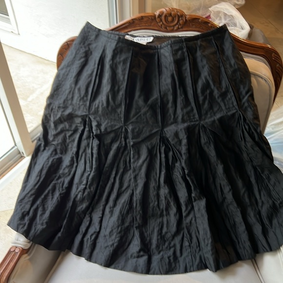 CARLISLE Black pleated aline skirt - Picture 2 of 4